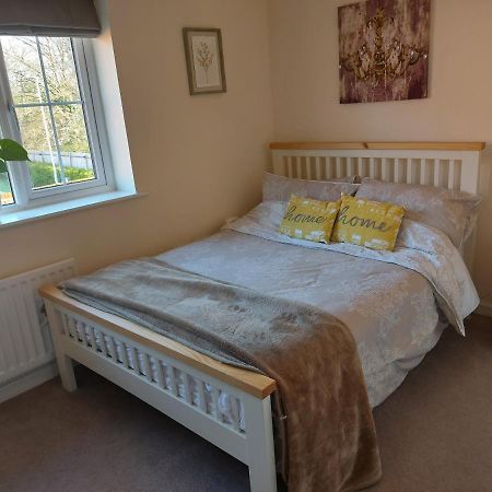 Secret Garden Apartment Faygate Luaran gambar