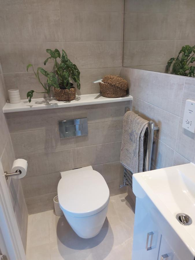 Secret Garden Apartment Faygate Luaran gambar