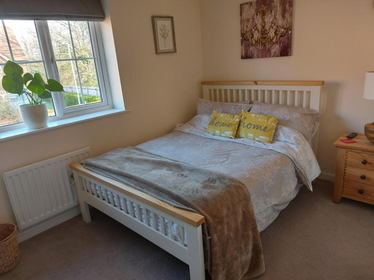 Secret Garden Apartment Faygate Luaran gambar